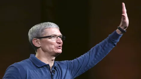 Techone3 tim cook on iwatch 1