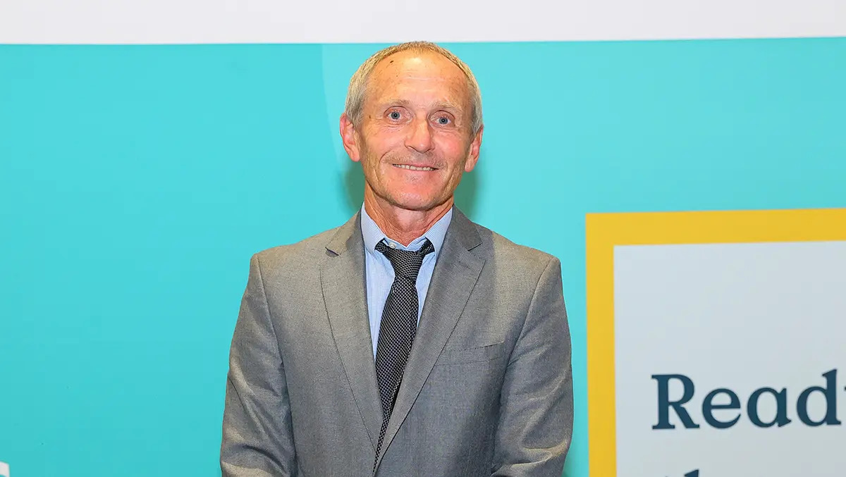 Building mental scaffolding: Why AI makes subject knowledge more critical, not less